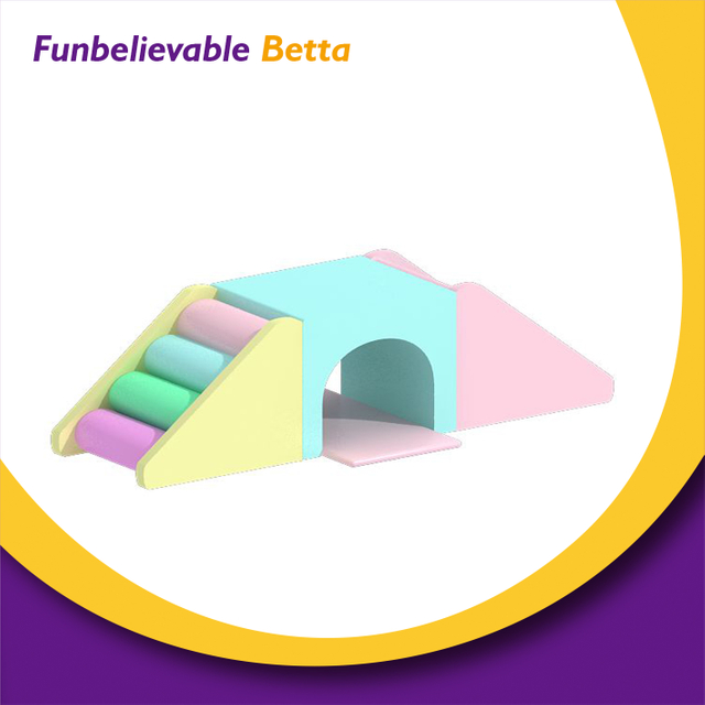 Крытая игровая площадка Bettaplay Предметы напрокат для мягких игр для вечеринок Мягкие игровые ступеньки и горка