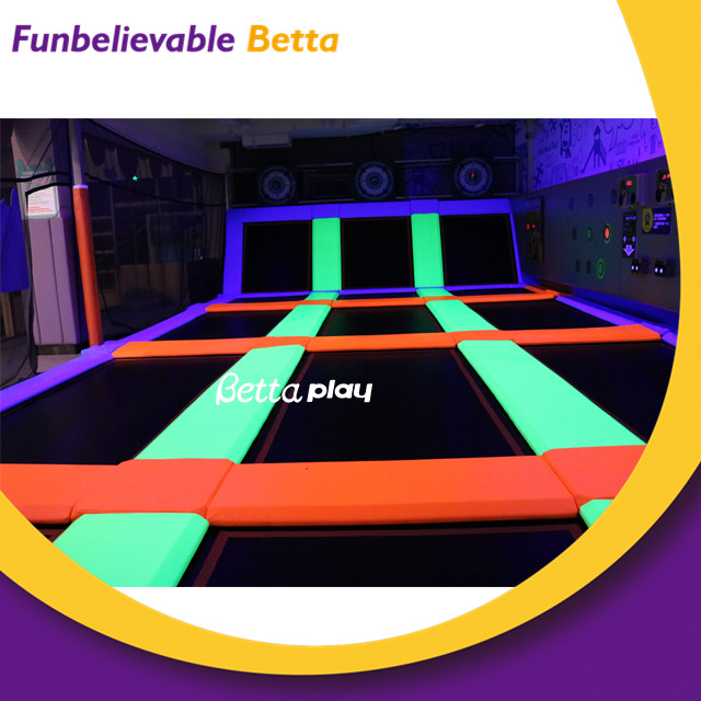 Франшиза Bettaplay, крытый светящийся коммерческий приключенческий батутный парк