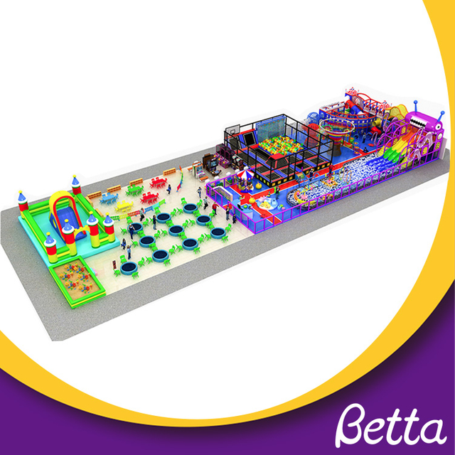 Parque infantil interior Bettaplay con parque de trampolines comerciales con pozo de espuma
