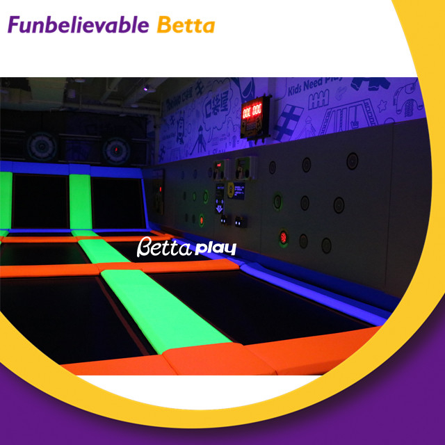 Bettaplay Glow Trampoline الشركة المصنعة للترامبولين للاستخدام التجاري