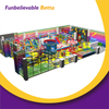 Bettaplay 330 SQM Interior Rojo Tema Energ&eacute;tico Parque Infantil Parque de Atracciones Muro de Escalada Piscina de Bolas Grande 