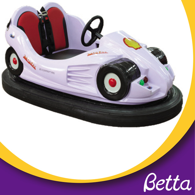 Coche de choque del parque de atracciones