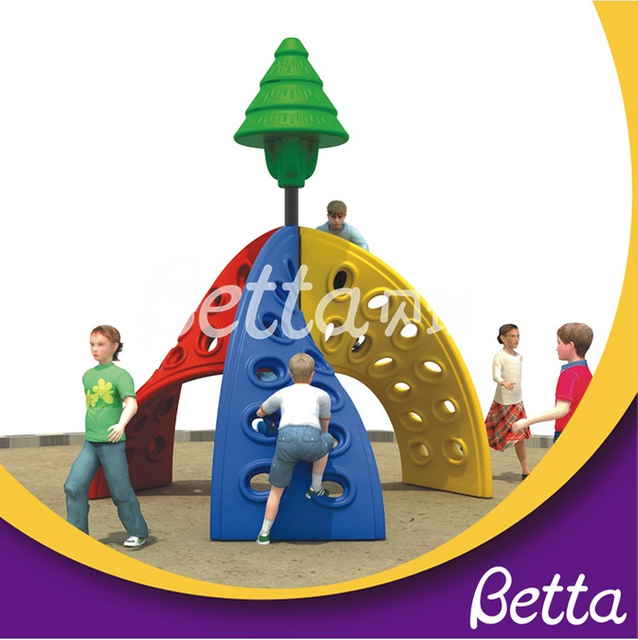 Muro de escalada mecedora Bettaplay para ni&ntilde;os encantadores