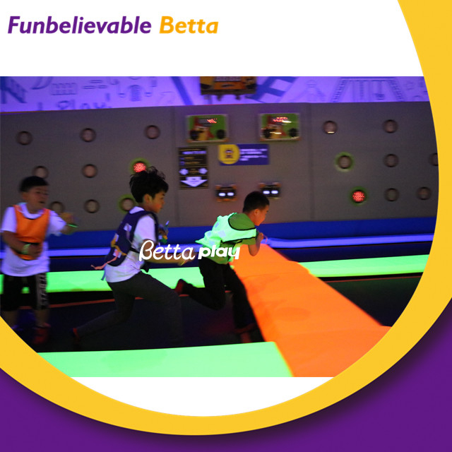 خطة عمل Bettaplay الفلورية حديقة الترامبولين للأطفال معدات الحديقة مناطق الجذب حديقة الترامبولين الداخلية للبيع