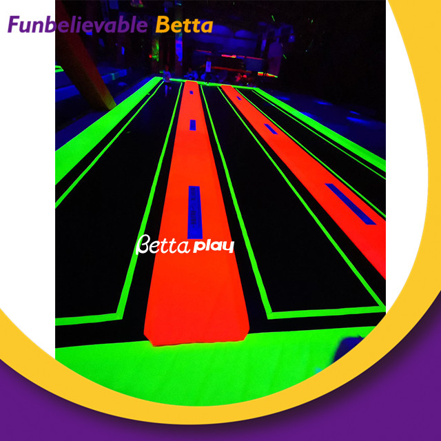 Bettaplay Glow Спорт в помещении Взрослый развлекательный парк Коммерческий батутный парк Оборудование для закрытых игровых площадок 