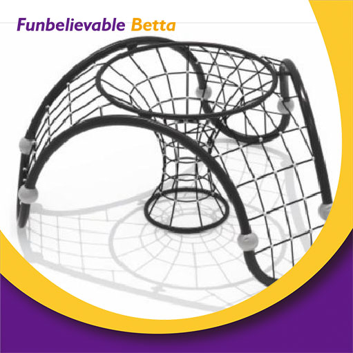 Redes de escalada al aire libre para ni&ntilde;os Bettaplay en Park ECT.