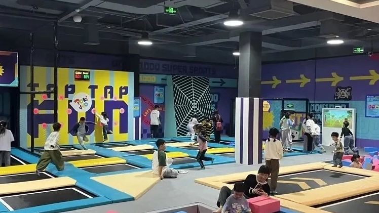 Quais s&atilde;o os maiores riscos de um parque de trampolins e como eles podem ser gerenciados?