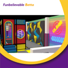 Bettaplay 330 SQM Interior Rojo Tema Energ&eacute;tico Parque Infantil Parque de Atracciones Muro de Escalada Piscina de Bolas Grande 