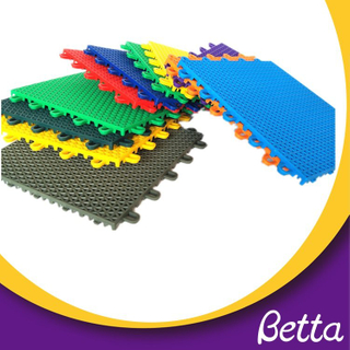 Bettaplay Interlocking plastic pp sport floor tiles grid