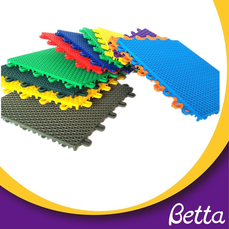 Bettaplay Interlocking plastic sport flooring mat