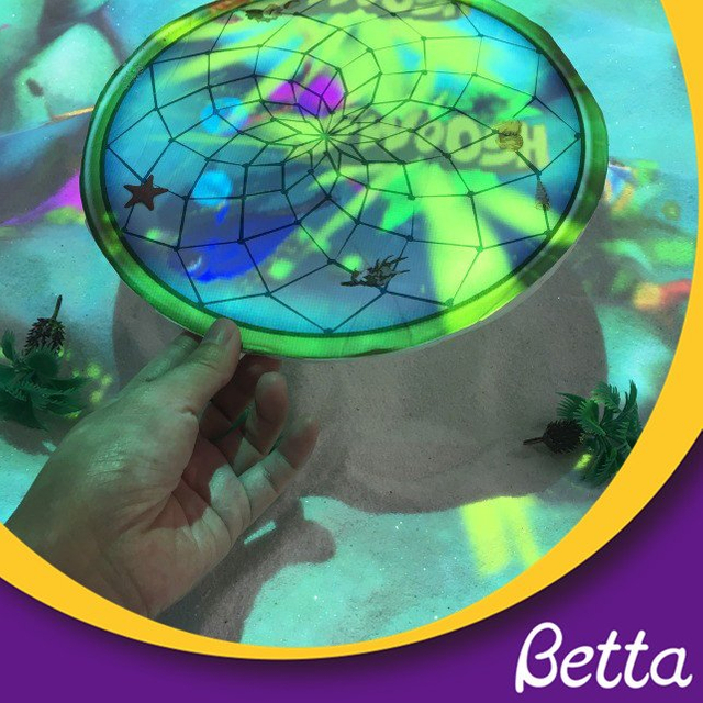 ألعاب الشاطئ التفاعلية للأطفال في مركز اللعب الداخلي