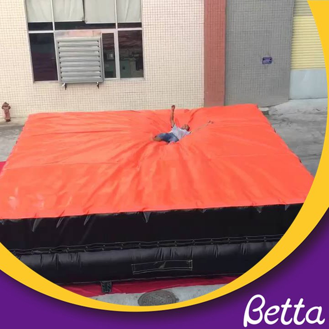 Bolsa de aire gigante para saltar en el parque de trampolines