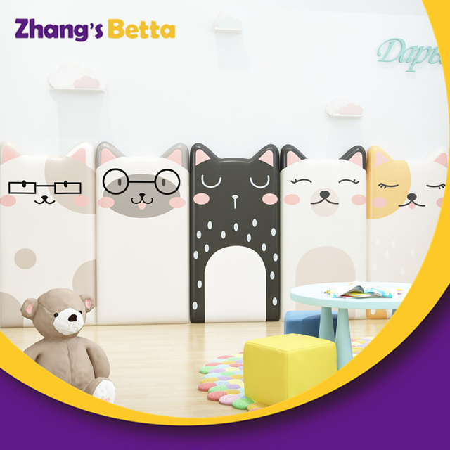 Мягкая подушка America Wall защищает детей