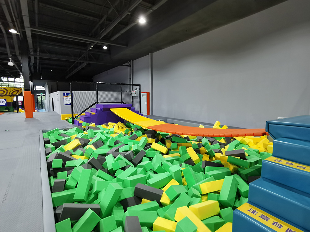 Equipos sin energ&iacute;a en parques de trampolines