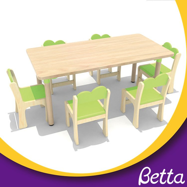 Mesa de estudio de madera de jardín de infantes combinada con almacenamiento para niños