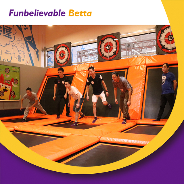 Bettaplay ملعب دودج بول عالي الجودة للأطفال في الأماكن المغلقة للعب ترامبولين بارك منطقة دودجبول التجارية