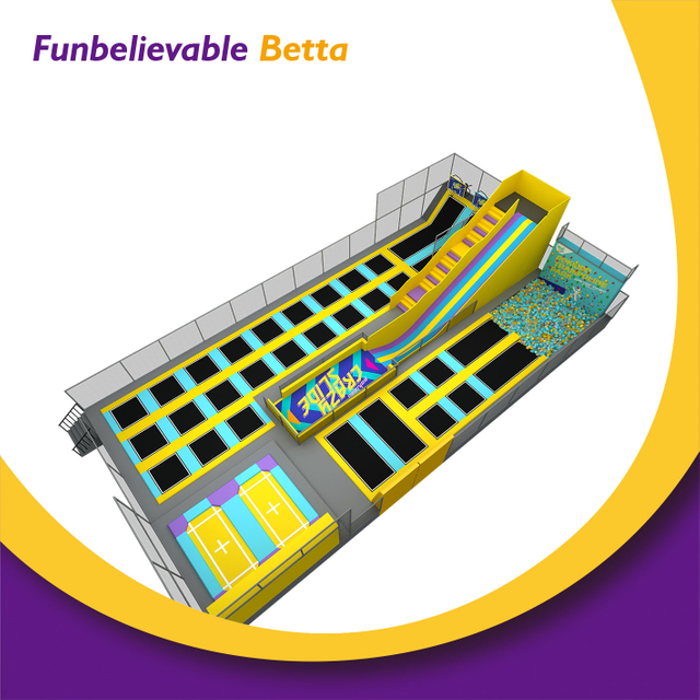 Bettaplay 400-500 SQM Trampoline Park ملون مع Dyr Ski Slpoe للأطفال للبيع