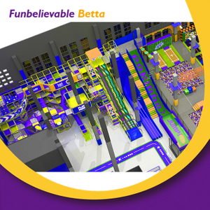 Bettaplay 2600Sqm OEM مخصص معدات لعب الأطفال ألعاب المتاهة معدات ملعب داخلي حدائق الترامبولين الكبيرة حمامات الكرة اللينة