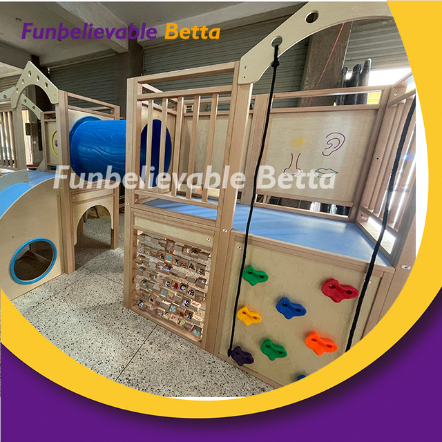 Bettaplay Parque infantil de madera con tobog&aacute;n Parque infantil interior preescolar Juego interior