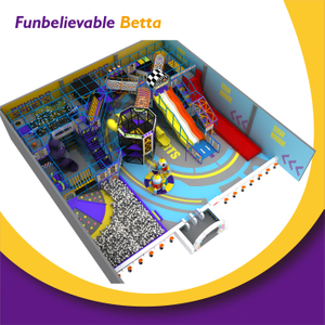 Bettaplay &Aacute;rea de entretenimiento interior para ni&ntilde;os de 1720 m&sup2; con tres toboganes integrados, red de cuerda y castillo tem&aacute;tico con toboganes