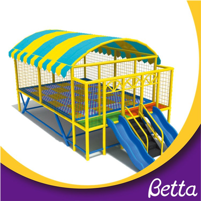 Trampol&iacute;n de gimnasia interior funcional de peque&ntilde;o tama&ntilde;o 