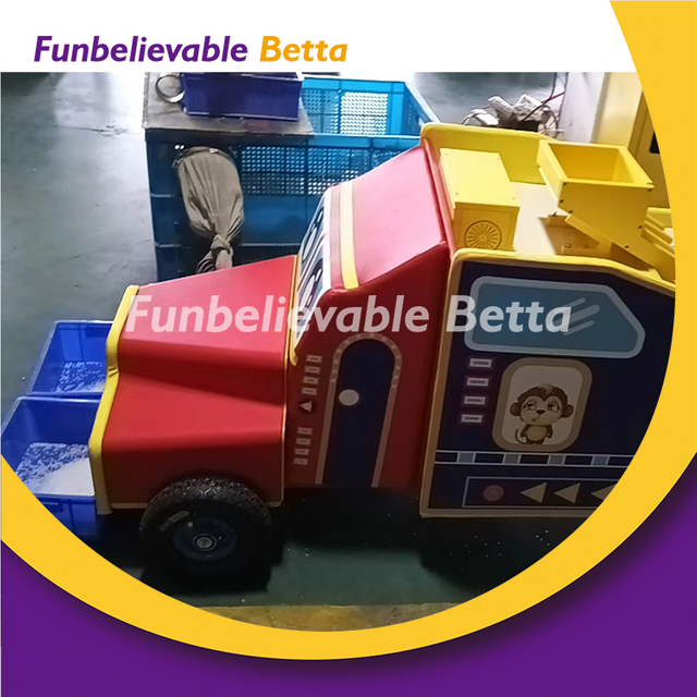 Bettaplay Sand Truck Kids Softplay ملعب داخلي للأطفال، ملعب رملي، حديقة Softplay داخلية للعب في الأماكن المغلقة