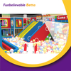 Bettaplay 330 SQM Interior Rojo Tema Energ&eacute;tico Parque Infantil Parque de Atracciones Muro de Escalada Piscina de Bolas Grande 