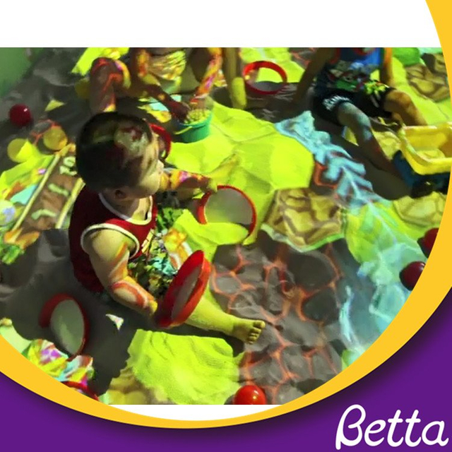 إسقاط حائطي تفاعلي لملعب الأطفال الملون