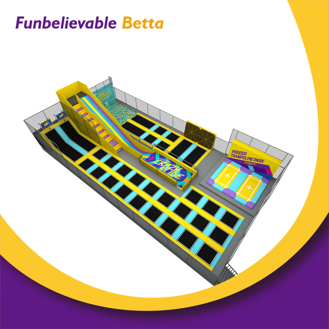 Bettaplay 400-500 SQM Trampoline Park ملون مع Dyr Ski Slpoe للأطفال للبيع