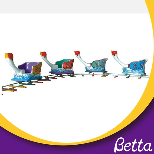 قطار سكك حديدية كهربائي على شكل بجعة للأطفال