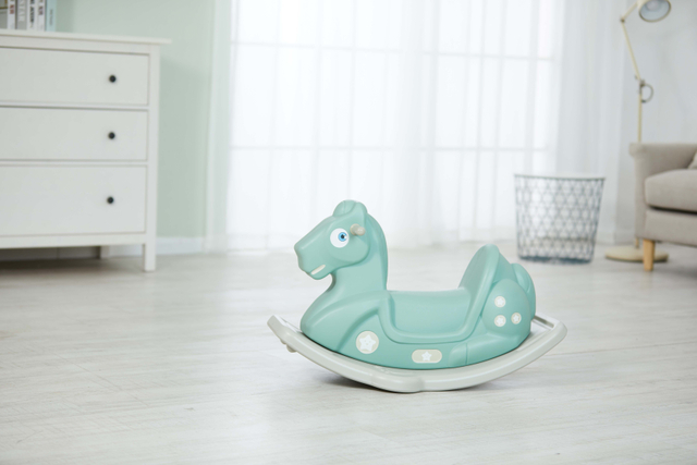  Jinete vendedor caliente del caballo balanc&iacute;n del unicornio de Bettaplay