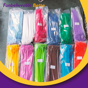 Pl&aacute;stico interior de las bridas de la cremallera del cable de los accesorios del patio de Bettaplay brida de nailon de 35/8 mil&iacute;metros