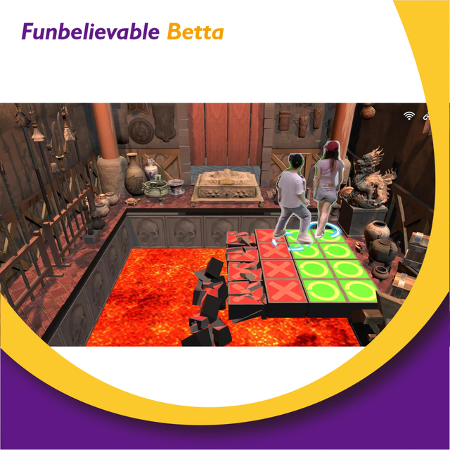 ملعب Bettaplay الغامر متعدد اللاعبين VR التفاعلي لمساحة الألعاب الداخلية