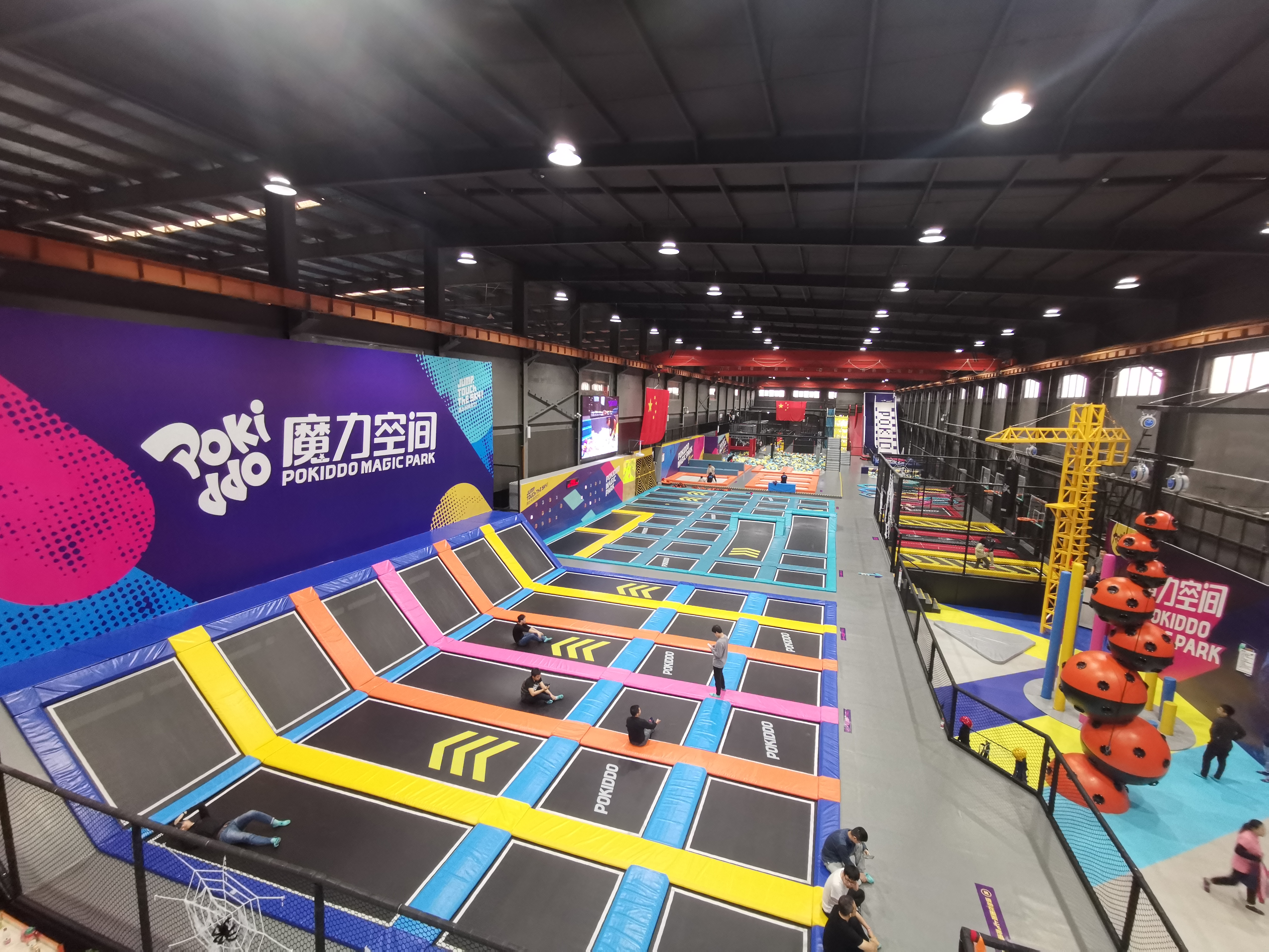 حالة تصميم Pokiddo Sports Park: Pokiddo 3000 SQM Magic Space Trampoline Park في منطقة Yuhang، Hangzhou 