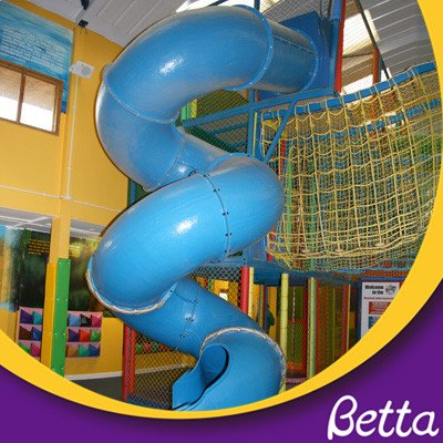 Bettaplay شريحة أنبوبية بلاستيكية حلزونية ملونة للملعب الداخلي