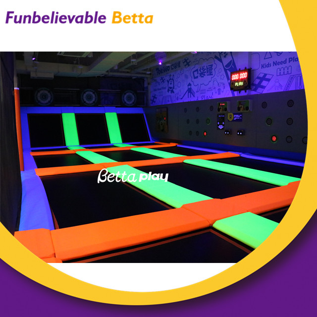 Bettaplay Glow Trampoline الشركة المصنعة للترامبولين للاستخدام التجاري