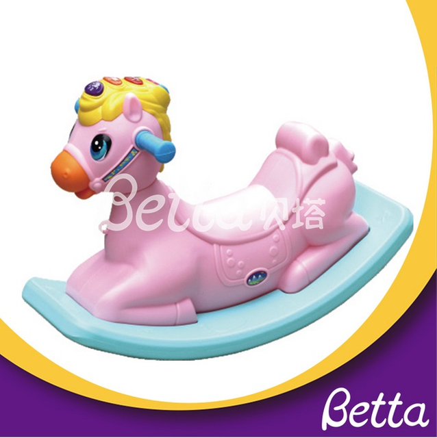 Equipo de jard&iacute;n de infantes Bettaplay, estilo de dibujos animados coloridos, material de PE, seguridad para ni&ntilde;os, paseo en animal