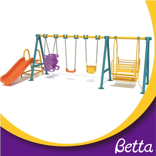 Conjunto de equipo de silla para ni&ntilde;os con tres columpios al aire libre