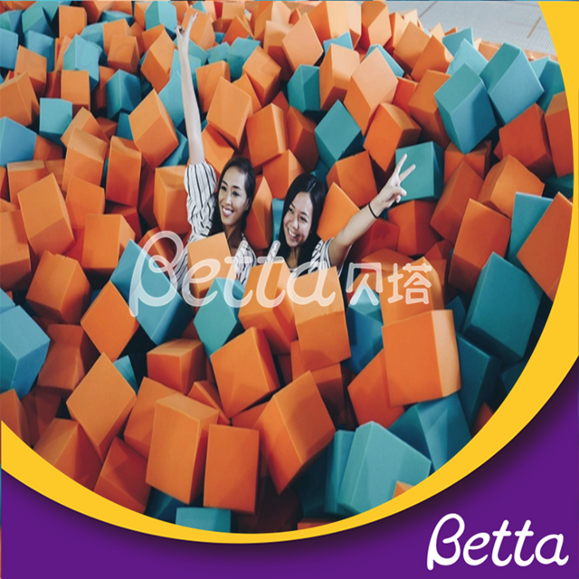 F&aacute;brica de pozos de espuma personalizados Bettaplay en China