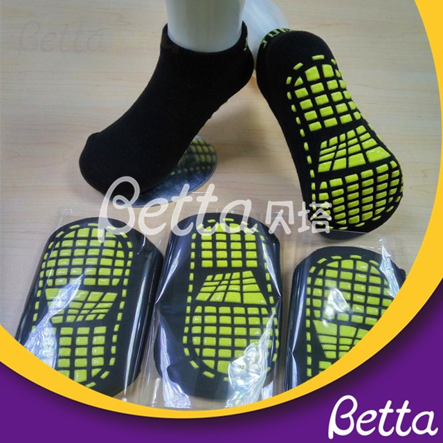 Proveedores de calcetines de parque de trampol&iacute;n antideslizantes personalizados Bettaplay