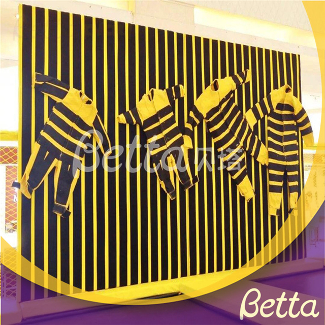 Bettaplay Indoor Playground Spider Wall traje para ni&ntilde;os