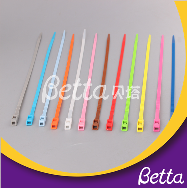 Brida de cables duradera segura resistente de nailon al por mayor de Bettaplay al tubo de espuma para patio interior