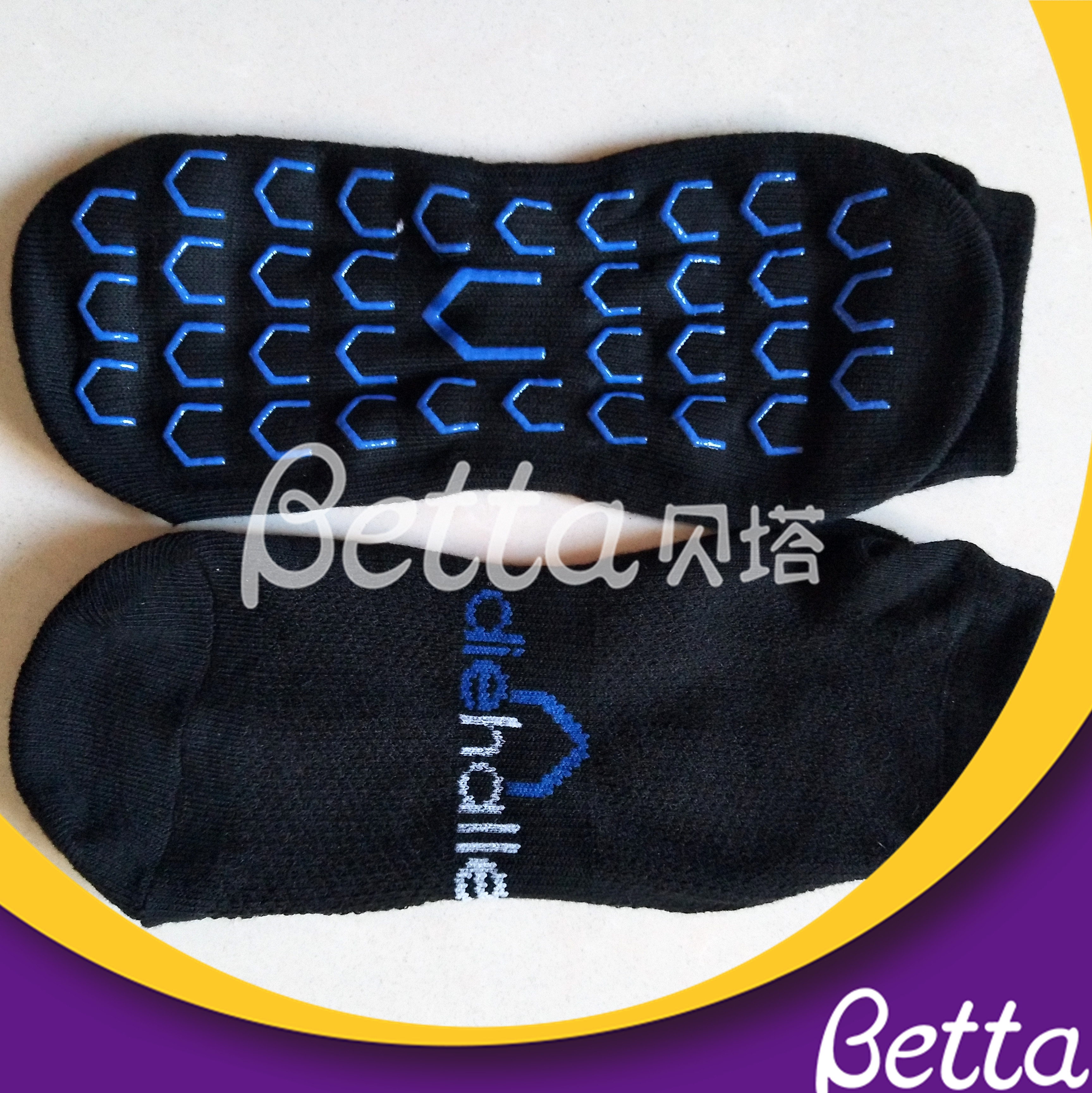  Anti-Slip Safety Trampoline Socks, Newest Customized Grip Socks for Trampoline Park 