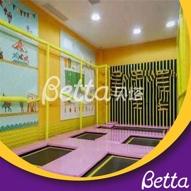  Изготовление батутного парка по индивидуальному заказу со стеной-пауком 