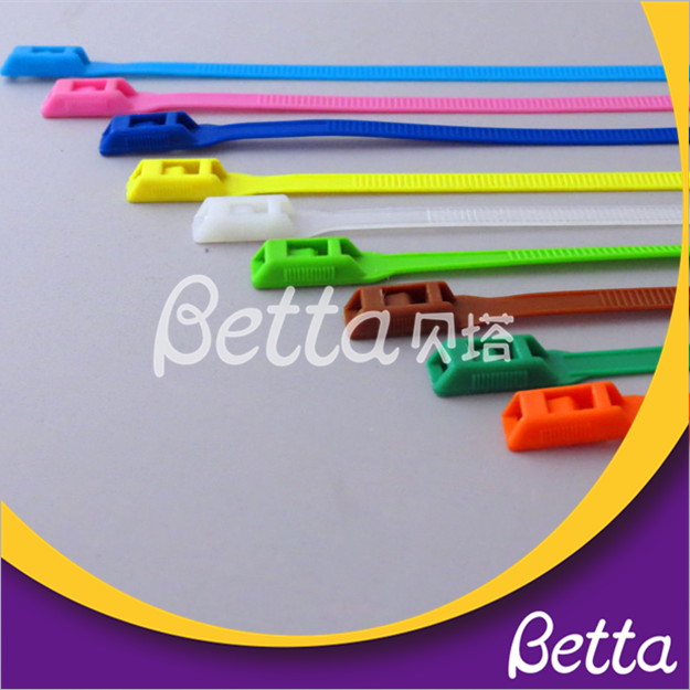 Bridas para cables duraderas resistentes de nailon seguras al por mayor de Bettaplay para ni&ntilde;os de patio interior al por mayor