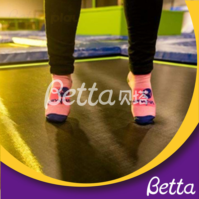Betta Trampoline الشركة المصنعة تنتج جوارب القطن الترامبولين القابلة للتخصيص