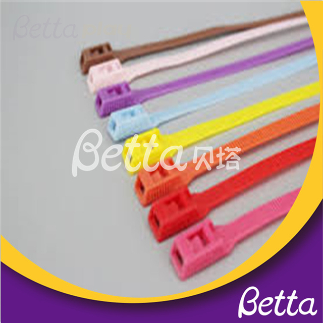 Bettaplay Secure Plastic Brida para cables de buena calidad para patio interior